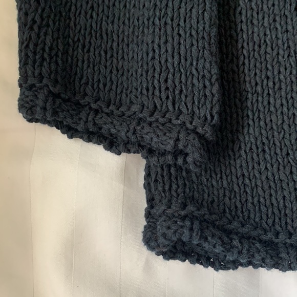 Kenzie deep blue open knit 3/4 sleeve one oval shell button cardigan EUC - Picture 4 of 5